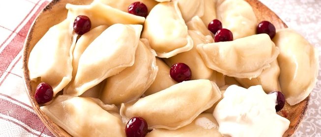 Вареники с замороженной вишней