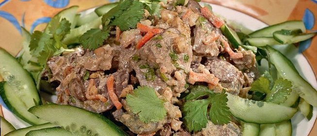 Рагу из куриной печенки с орехами