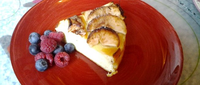 Творожная запеканка с манкой и яблоками