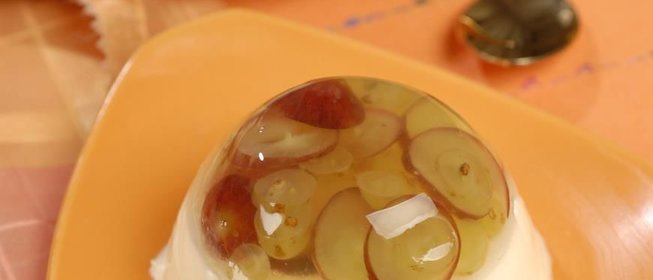 Панакотта с виноградным желе