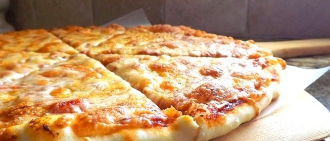 Пицца на пышном тесте