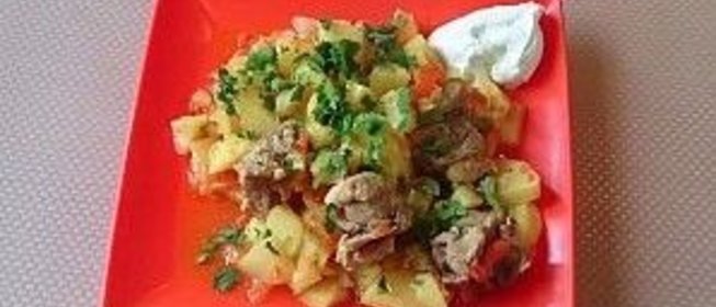 Тушёная свинина с овощами