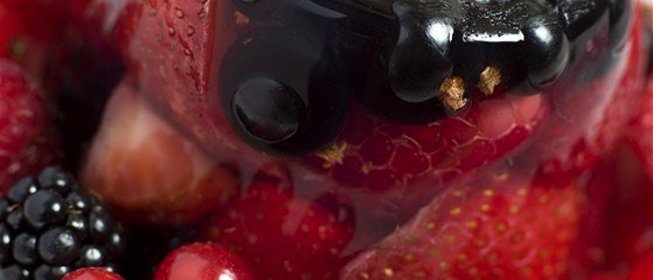 Ягоды в желе из шампанского