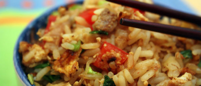 Жареный рис со свининой