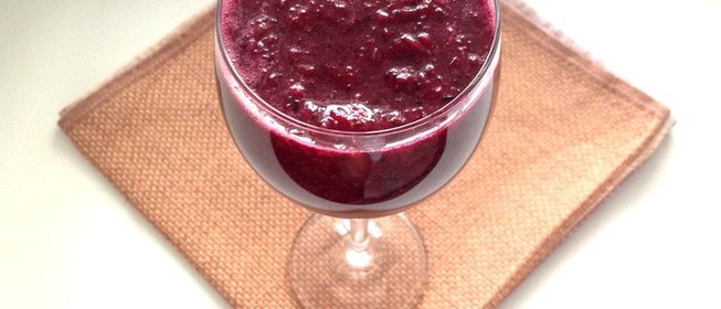 Смузи из апельсина и голубики