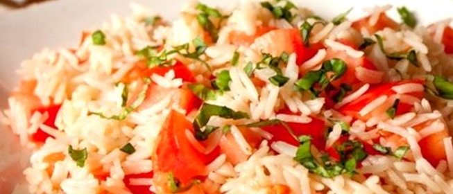 Плов с помидорами