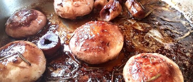 Грибы жареные провансаль