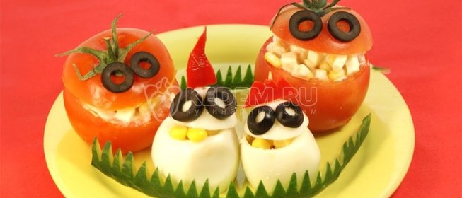 Салат из курицы с орехами