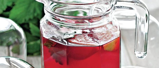 Ягодный компот с травами