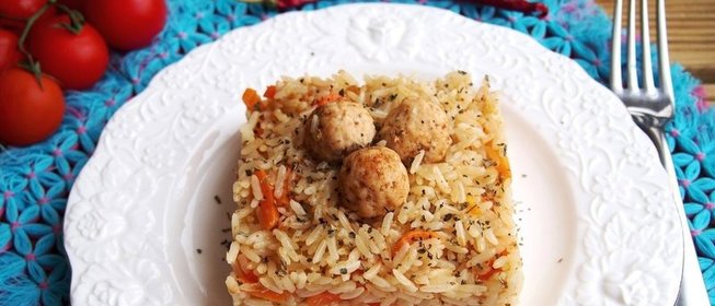 Плов с фрикадельками в духовке