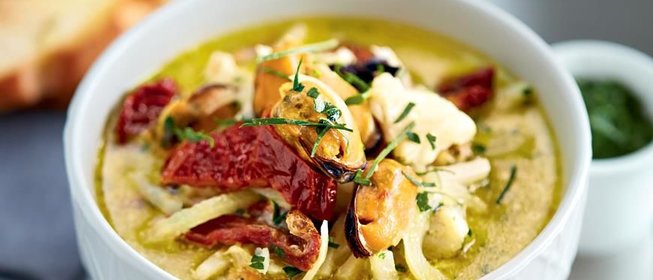 Суп из мидий и морского языка с вяленными томатами