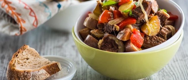 Рагу из картофеля с вареной грудинкой