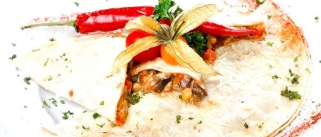 Кесадилья с цукини, черной фасолью и кукурузой