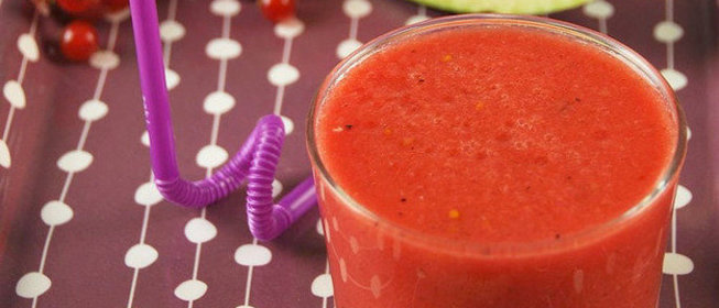 Смузи из арбуза и красной смородины