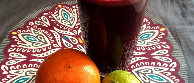 Смузи с черникой и бананом