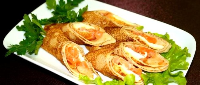 Блинчики с лососем и сыром