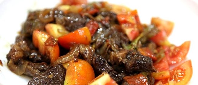 Жареная говядина с овощами