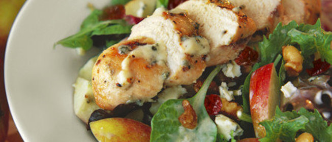 Салат с куриной грудкой и яблоками