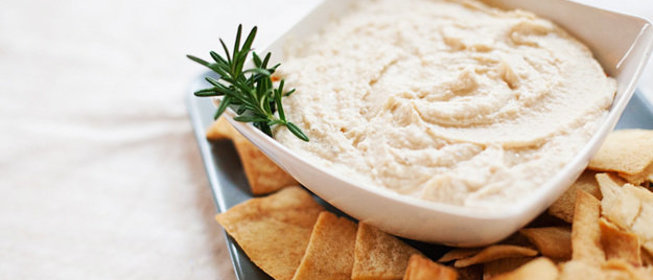 Соус из белой фасоли с розмарином и шалфеем