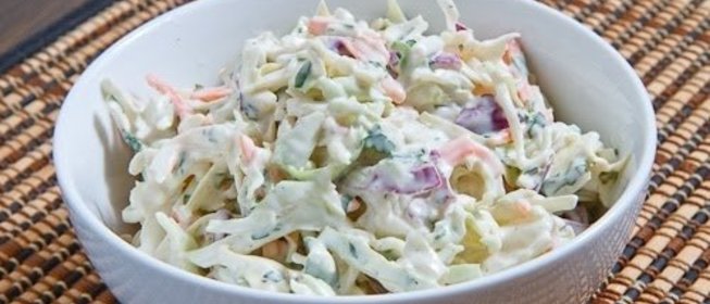 Салат с курицей и ветчиной