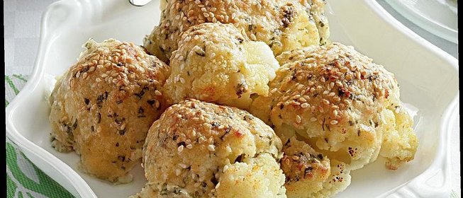 Цветная капуста под соусом из тхины