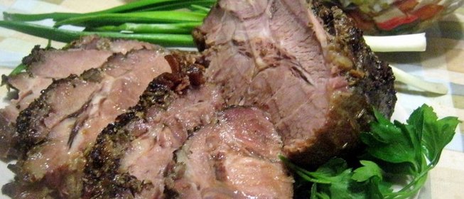 Запеченная свинина в перечной корочке