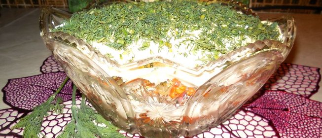 Салат с куриной печенью и огурцом маринованным