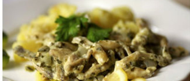 Лягушачьи лапки в сметанном соусе с белым вином