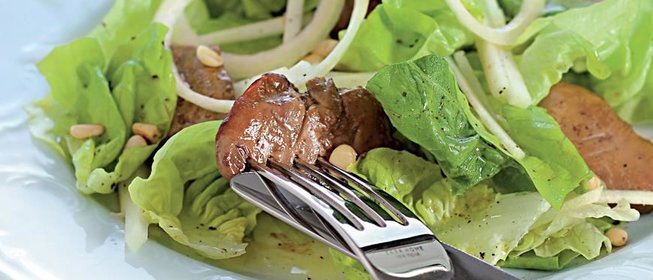 Салат с куриной печенкой