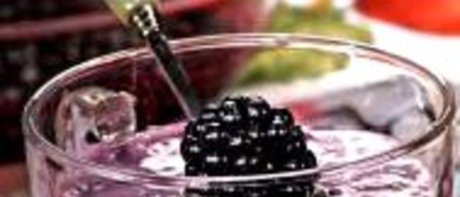 Сливочный коктейль с ежевикой