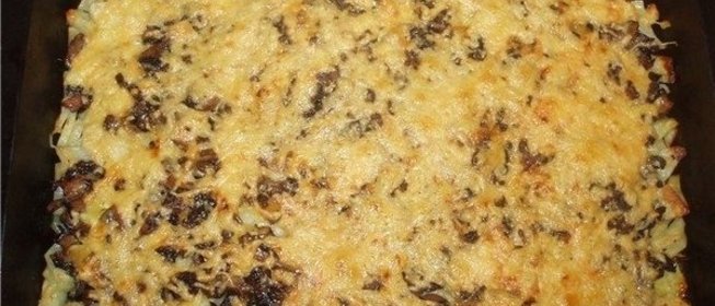 Свинина, запеченная с картофелем и шампиньонами