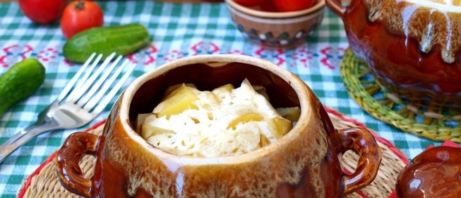 Свинина запечённая в горшочках с грибами и картофелем