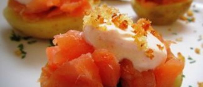 Закуска из молодого картофеля с копчёной горбушей