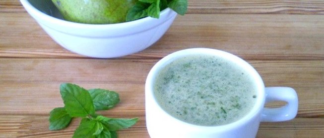 Зеленый коктейль с грушей