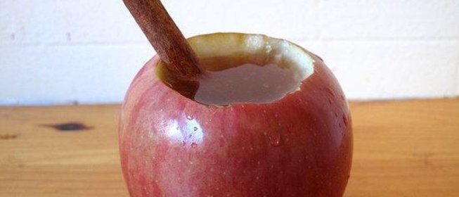 Яблочный коктейль с лимончелло и клюквой