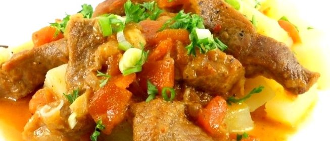 Тушеная свинина с подливкой