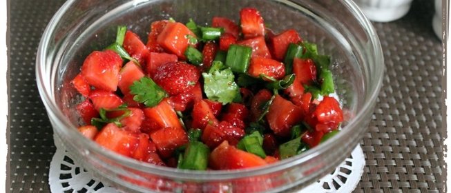 Острая клубничная сальса