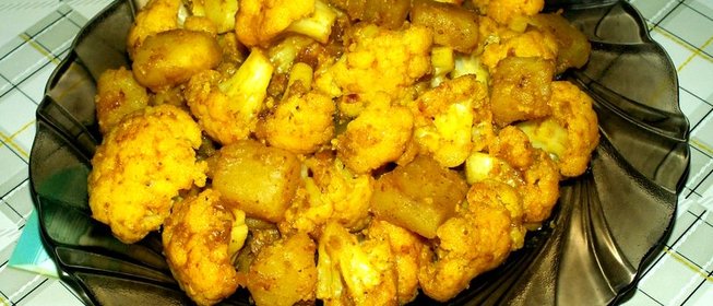 Тушеная картошка с цветной капустой