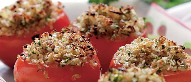 Помидоры с луковой начинкой