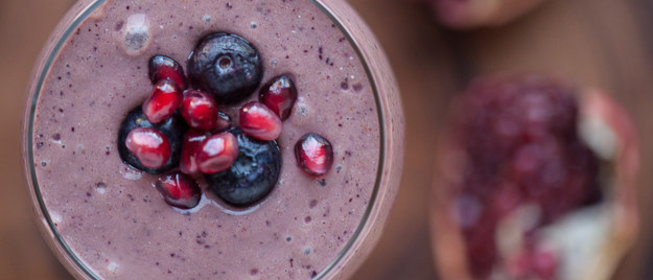 Черничный смузи с гранатом