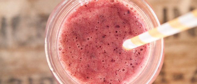 Тропический смузи с черникой