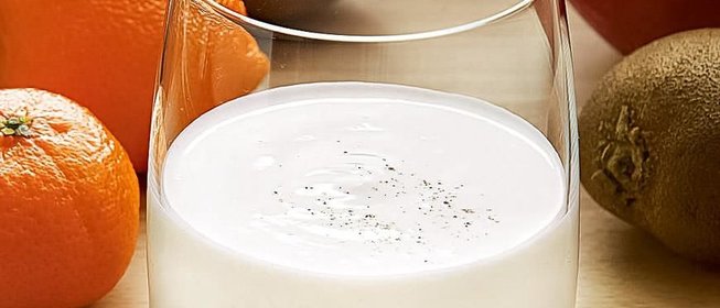 Теплый салат с куриной печенью и яблоками