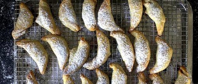 Рогалики с джемом и сыром