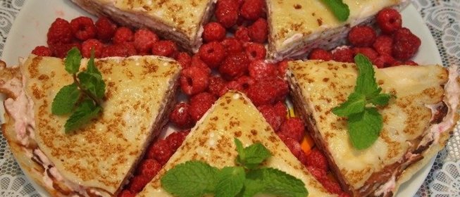 Заварные блинчики с творогом и малиной