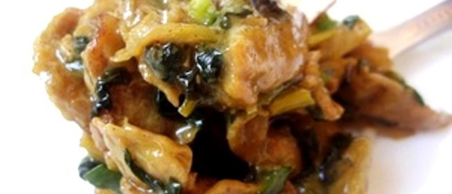 Соевое мясо со шпинатом и сливками