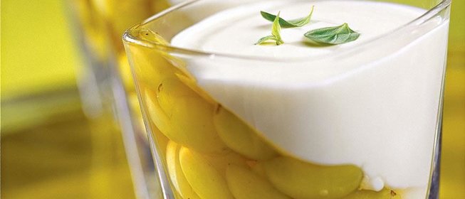 Виноград в желе из йогурта