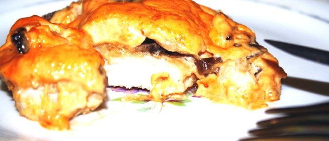 Нежная свинина с грибами в сырном соусе