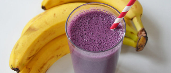 Бананово-черничный молочный коктейль с тофу