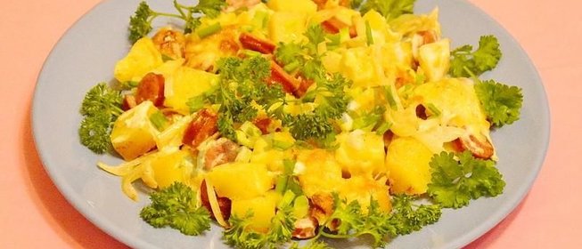 Картофельная запеканка с сосисками и сыром в духовке