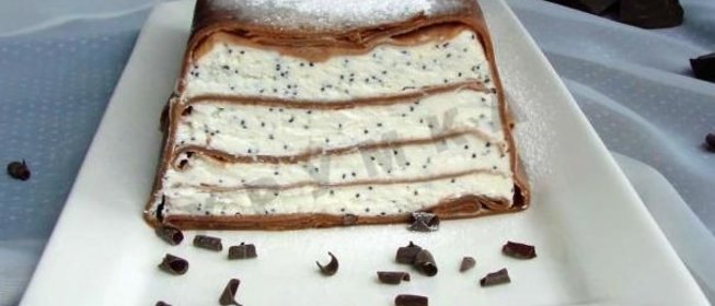 Блинный творожный торт из шоколадных блинов